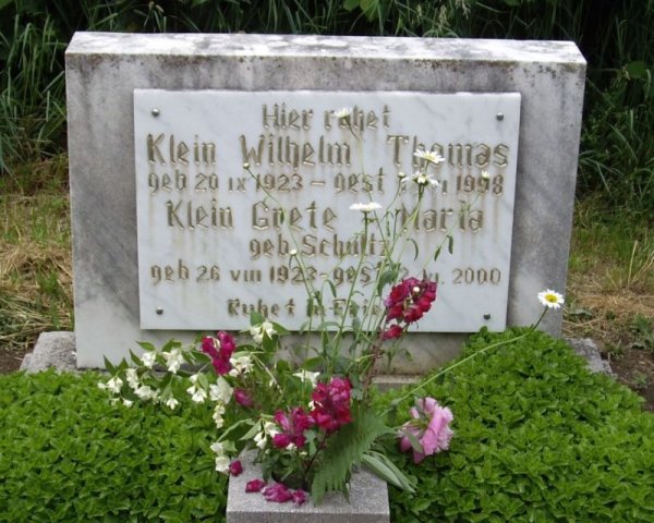 Klein Wilhelm Thomas 1923-1998 Schulz Grete Maria 1923-2000 Grabstein